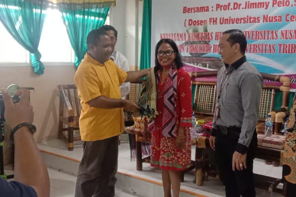 Fakultas  Hukum Untrib dan Undana Gelar Kuliah Umum di Kalabahi