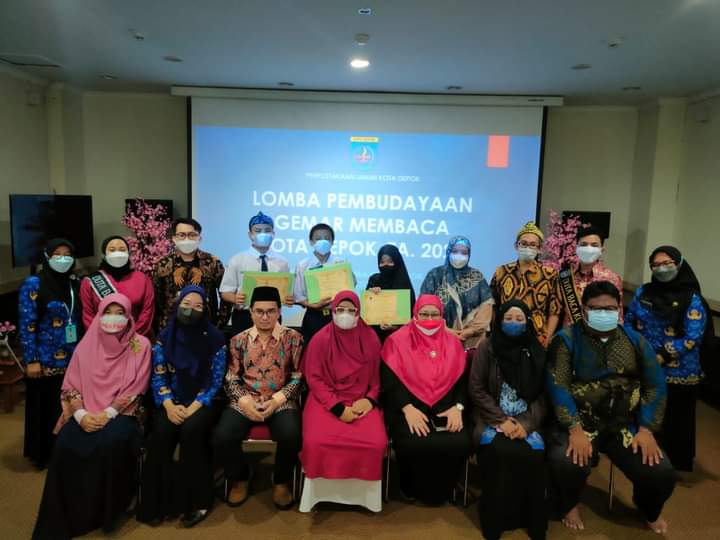 Klub Menulis Perpustakaan Depok Terbentuk, Nur Indrawati Pary: Literasi Menulis Penting untuk Dibudayakan.