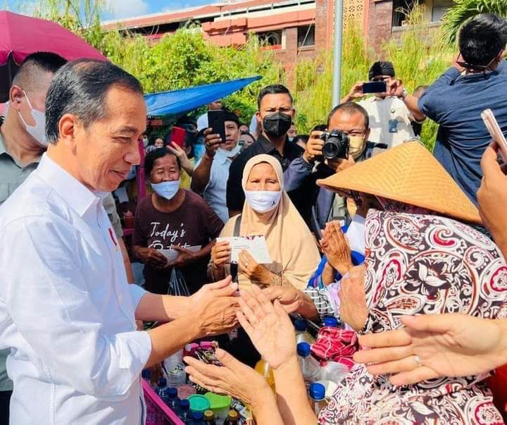 Usai G20, Presiden Jokowi Blusukan ke Pasar Badung