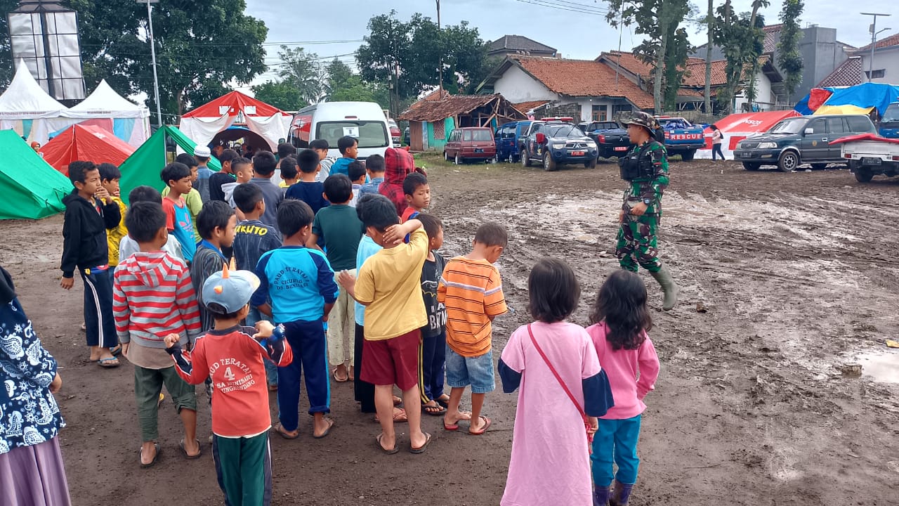 Aksi Cepat Yonif 310/KK Mendukung Penanggulangan Gempa Cianjur