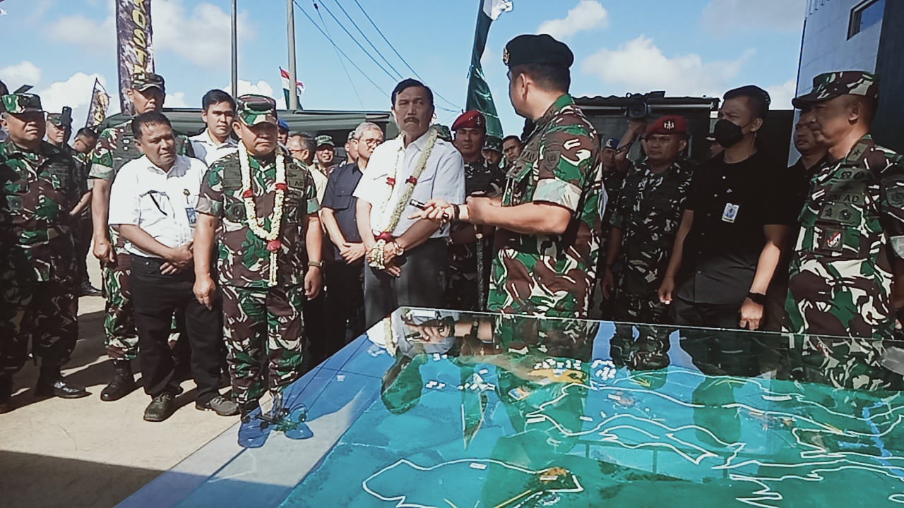 Menko Bidang Kemaritiman  dan Investasi RI Didampingi KASAD Tinjau Hanpangan Kostrad di Wilayah Kodim 0622/Kabupaten Sukabumi