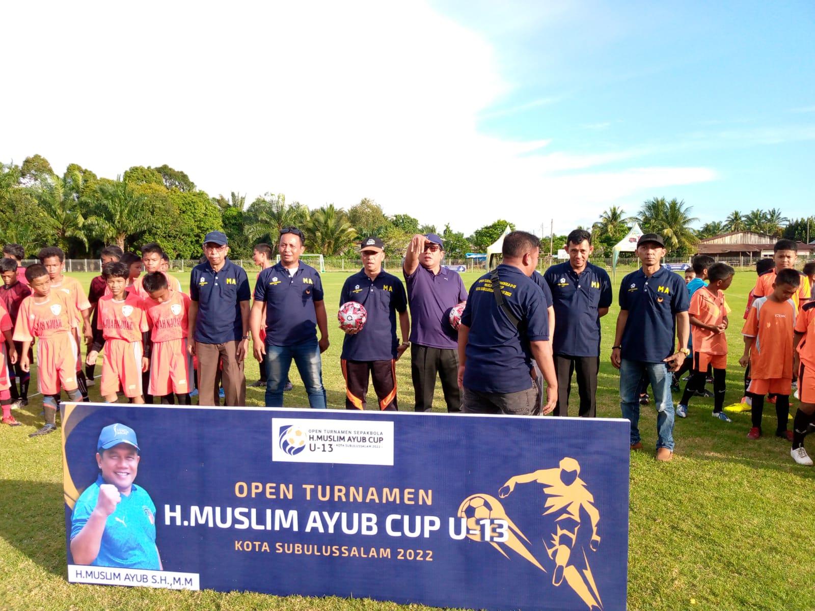 Asisten I, H. Sairun S.Ag., M.Si. Buka Turnamen Sepak Bola U-13 H. Muslim Ayub S.H., M.M Cup 1 tahun 2022