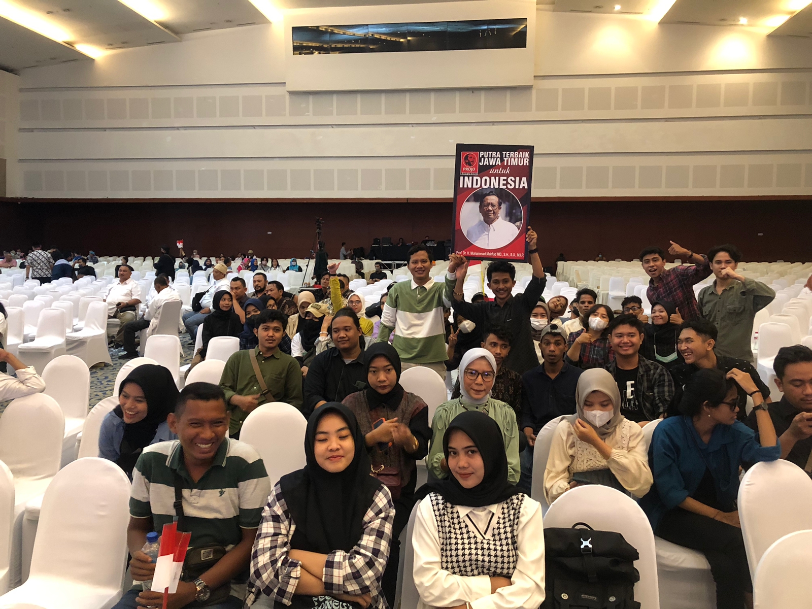 Woow! Salah Seorang Pemuda Dari Indonesia Timur Siap Dukung Mafud MD Jadi Capres