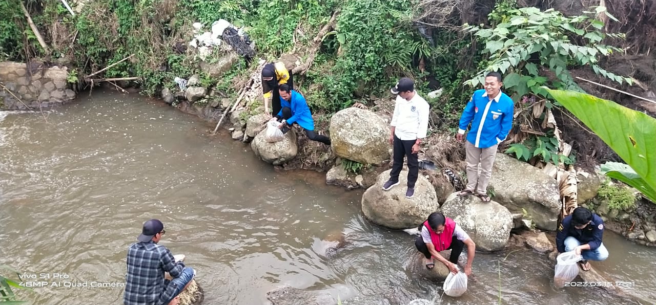Dinas Perikanan Kabupaten Sukabumi dan Pemdes Kalapanunggal Berkolaborasi Jaga Kelestarian Ikan