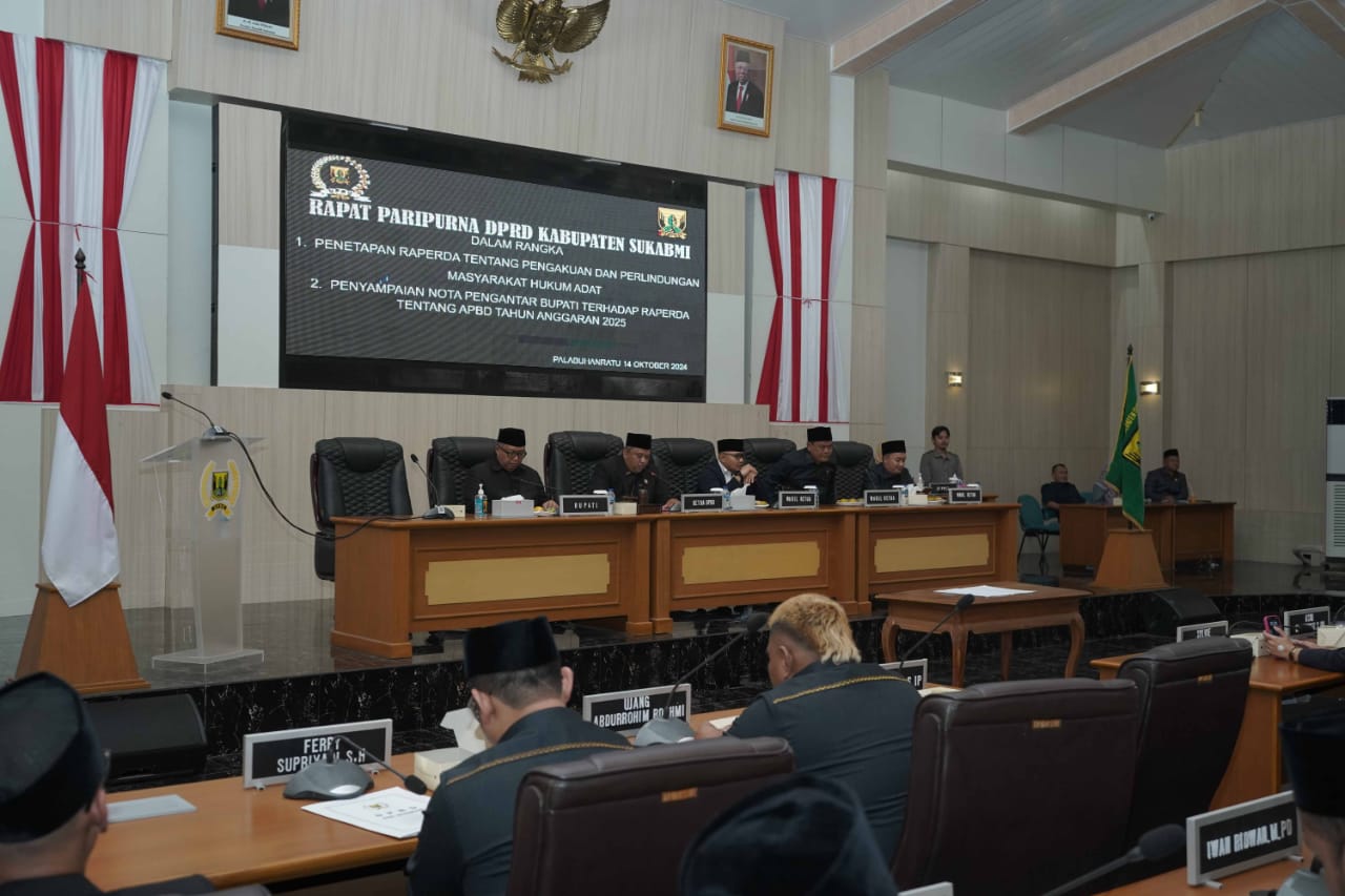 Ketua DPRD Kabupaten Sukabumi Budi Azhar Mutawali Pimpin Sidang Paripurna Ke-12