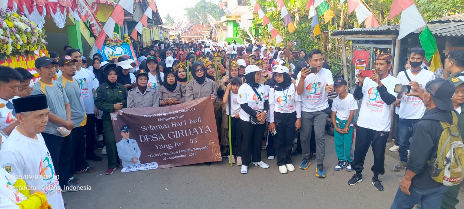 Hari Jadi Desa Girijaya ke 43, Warga Antusias Ikuti Jalan Santai