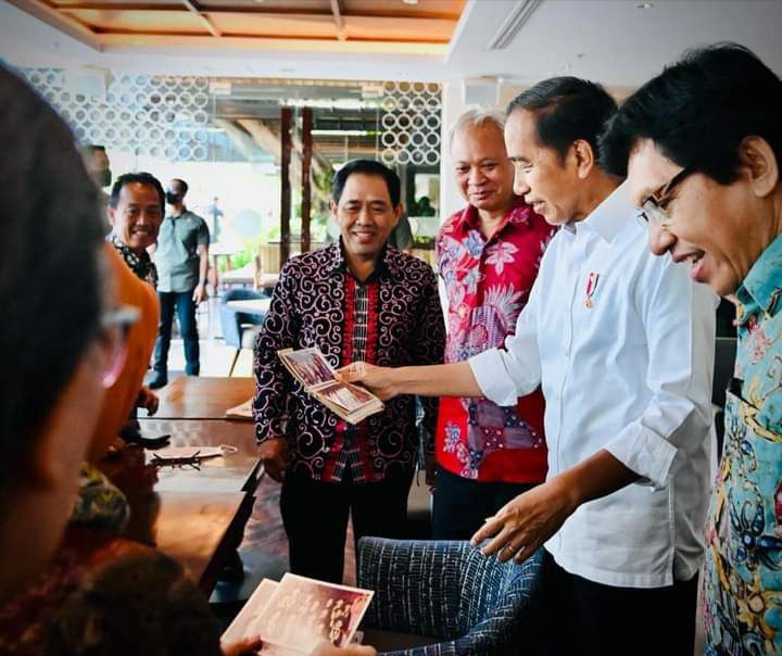 Berkunjung ke Yogyakarta, Presiden Jokowi Temui Teman Semasa Kuliah.