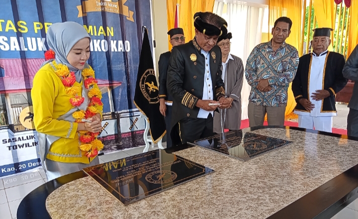 Rumah Adat towiliko Kao Bantuan NHM Berhasil Di Resmikan