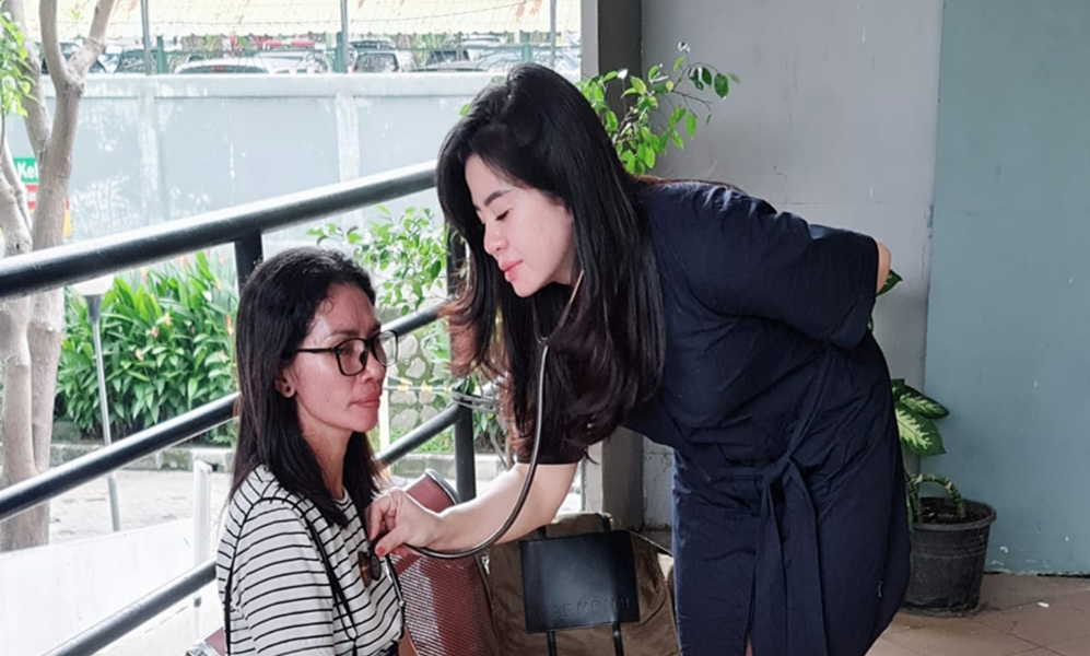 Pasien Pengidap Penyakit suspec Multipel Sclerosis Asal Halut Dapat Bantuan Owner PT NHM