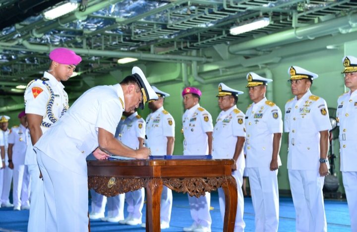 Serah Terima Jabatan TNI AL di Kolinlamil, Tanjung Priok Dipimpin Kasal. Ini Katanya.