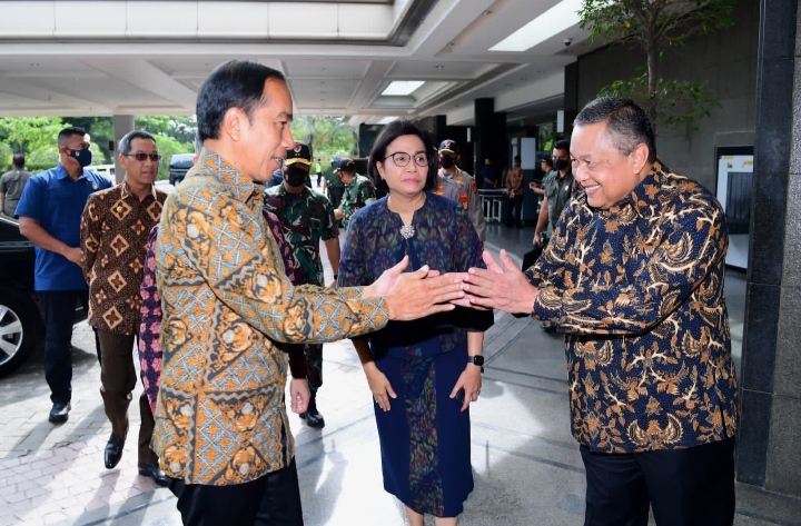 OJK Dukung Program Hilirisasi. Ini Kata Presiden Jokowi