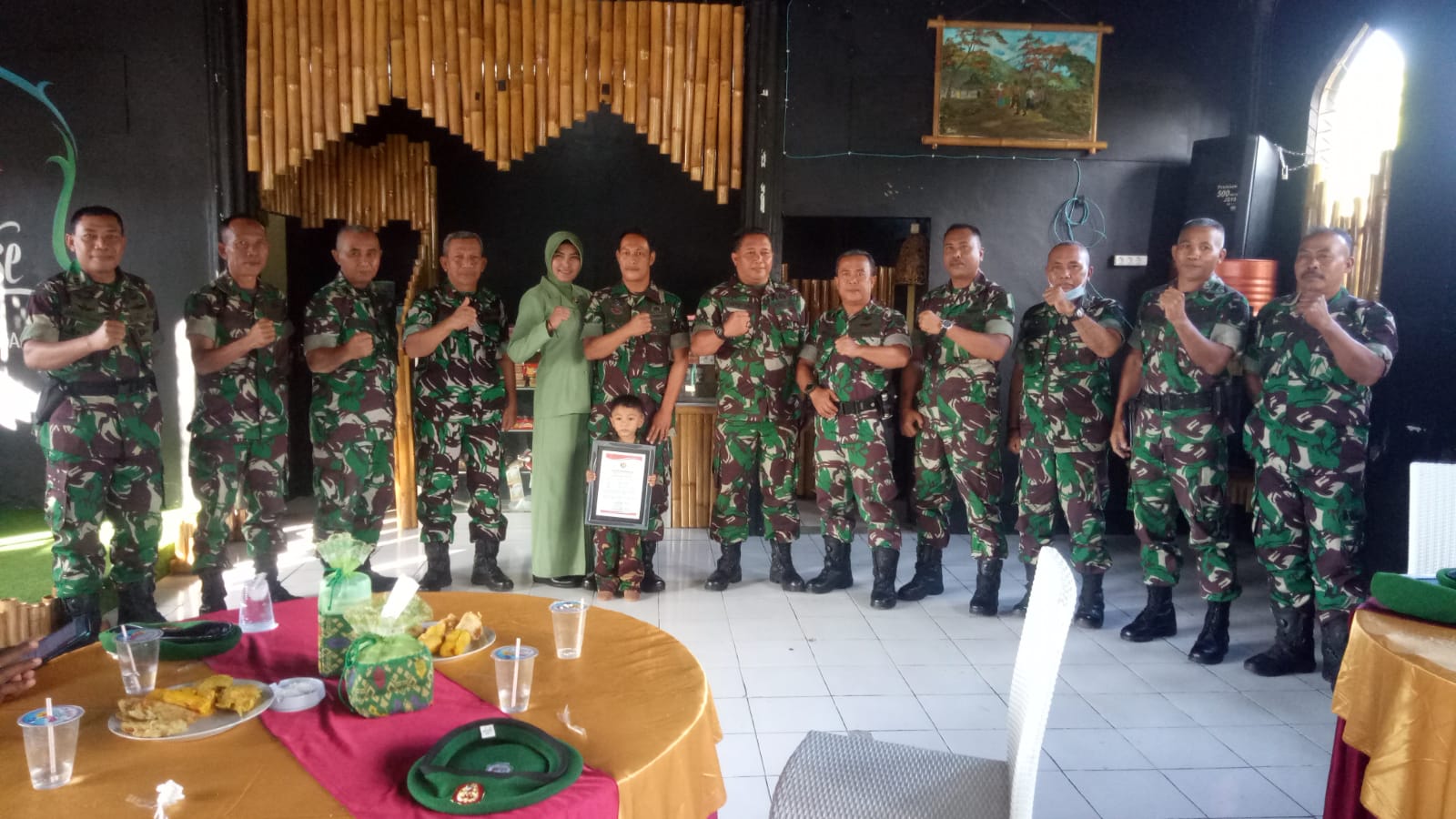 Dandim 1615/Lotim Lepas Dua Personel Pindah Satuan