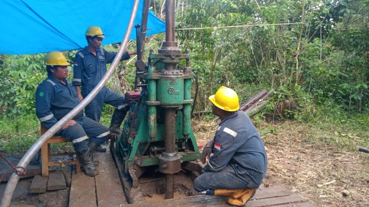 PTTEP Indonesia Bangun Sumur Air Bersih di Kawasan Agrowisata Kopi di Mano